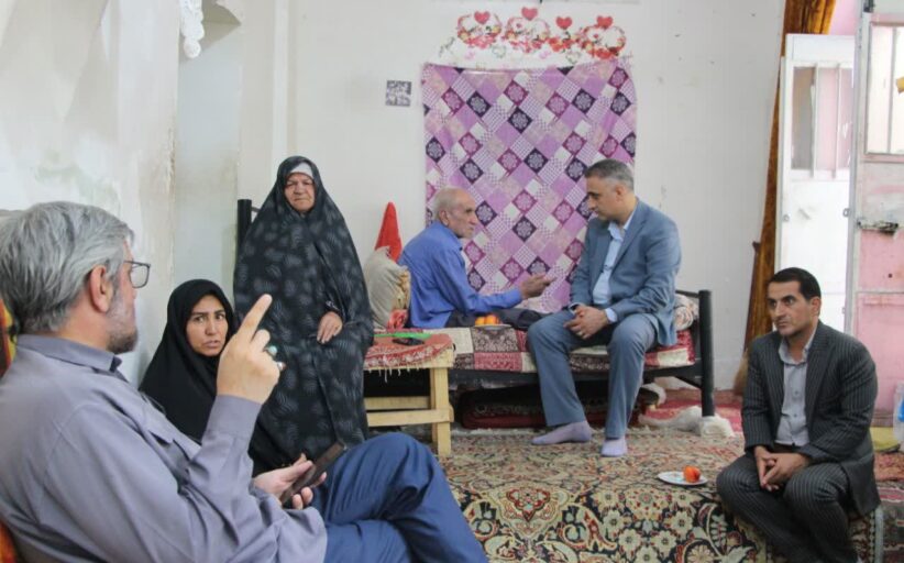 دیدار مدیر کل بنیاد شهید و امور ایثارگران استان کرمان از خانواده شهدا و ایثارگران رابر